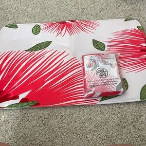 Aloha bath mat and matching curtains